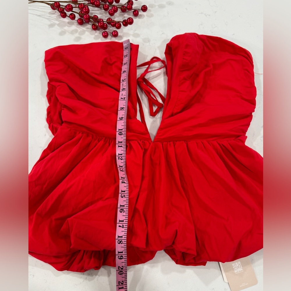 Red Sleeveless Blouse - Picture 9 of 11